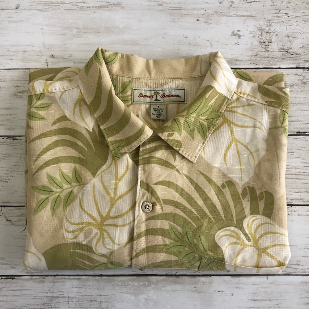 TOMMY BAHAMA 100% Silk Men’s Tropical Print Short Sleeve Casual Shirt Size S - Picture 9 of 9
